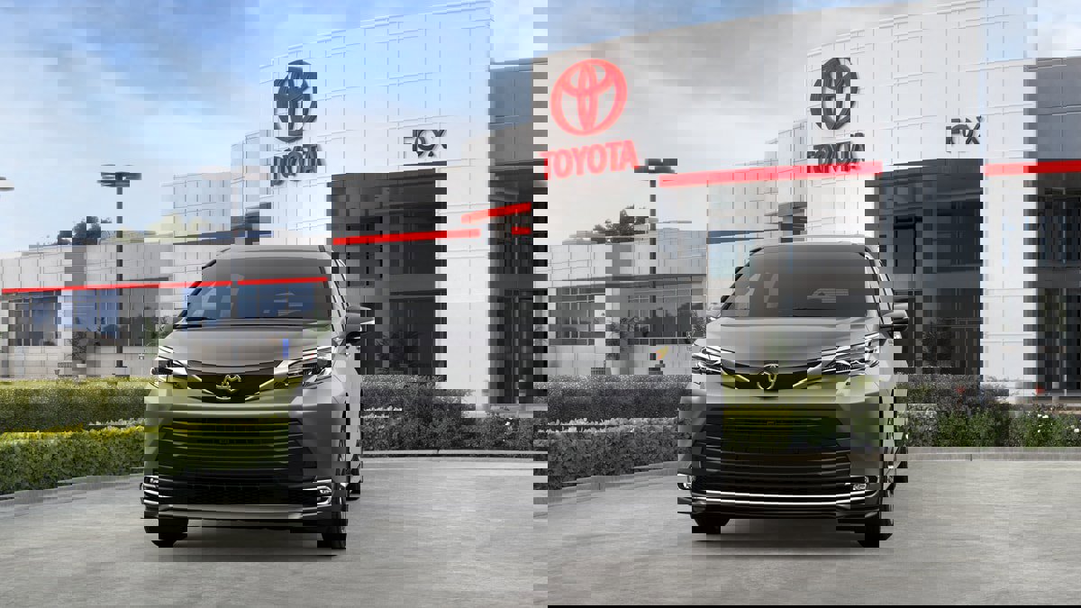 New 2026 Toyota Sienna Platinum AWD/4WD image 18