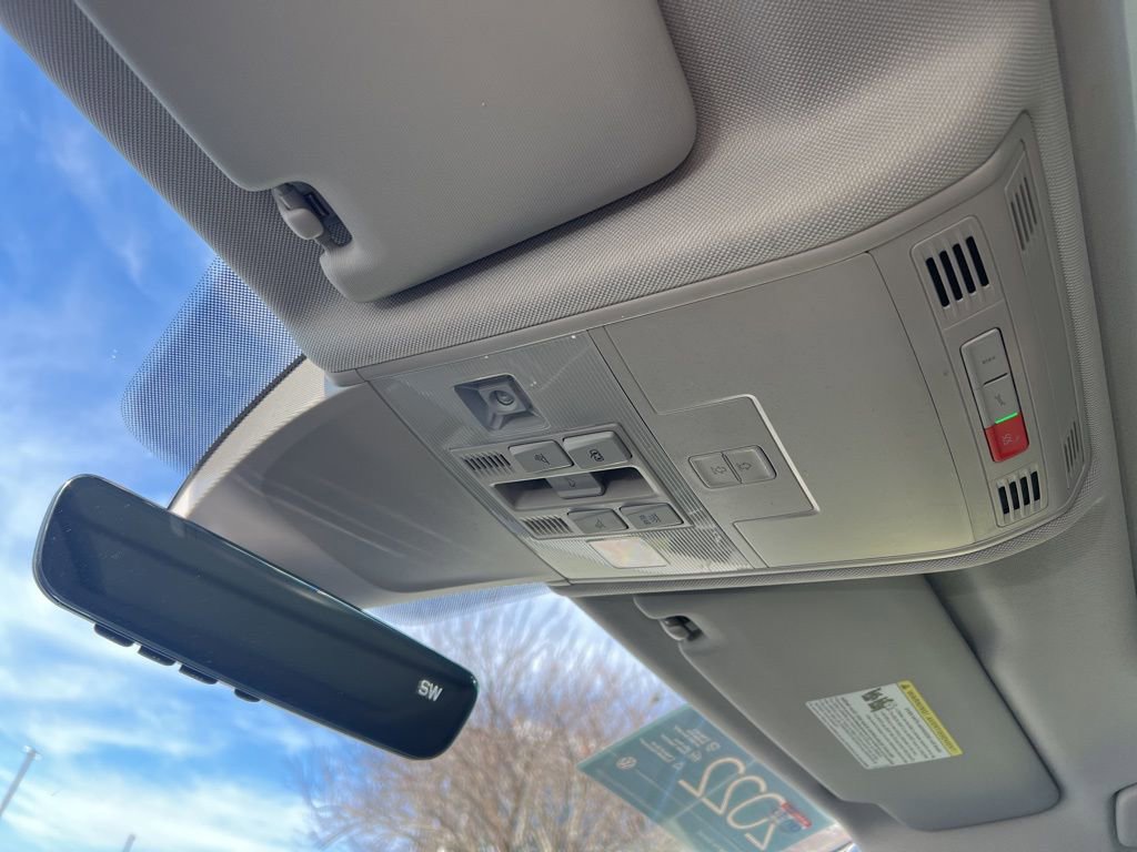 Used 2022 Volkswagen Tiguan SE image 22