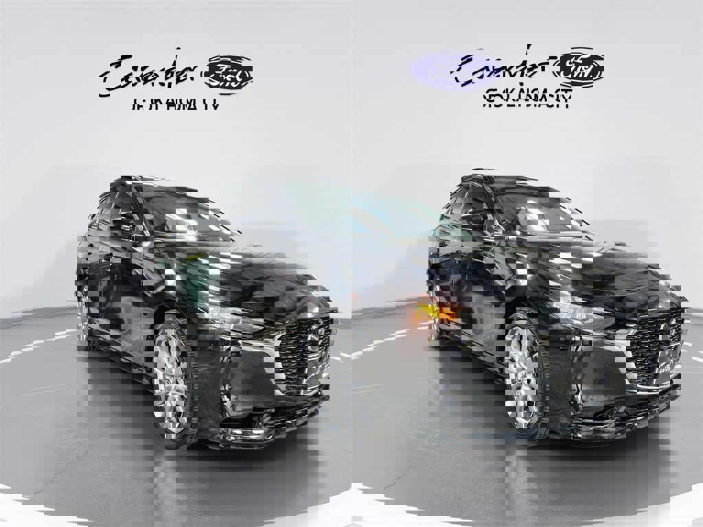 Used 2022 MAZDA MAZDA3 s video 2