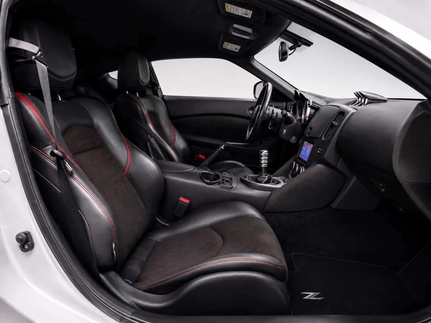 Used 2020 Nissan 370Z Coupe RWD image 12