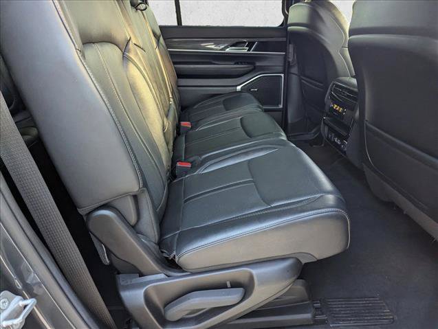 Used 2022 Jeep Wagoneer Series II RWD image 20