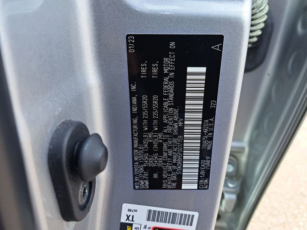 Used 2023 Toyota Highlander XSE image 32