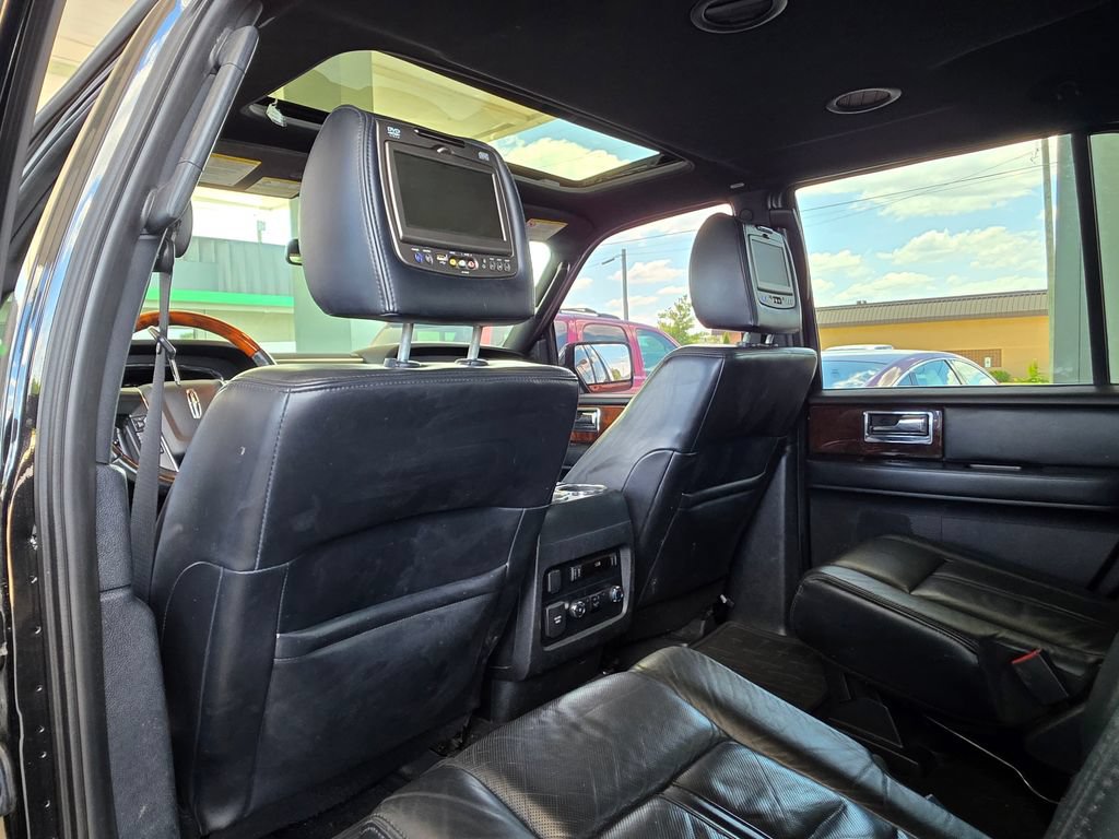 Used 2015 Lincoln Navigator 4WD image 21