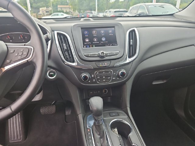 Used 2024 Chevrolet Equinox LT FWD image 17