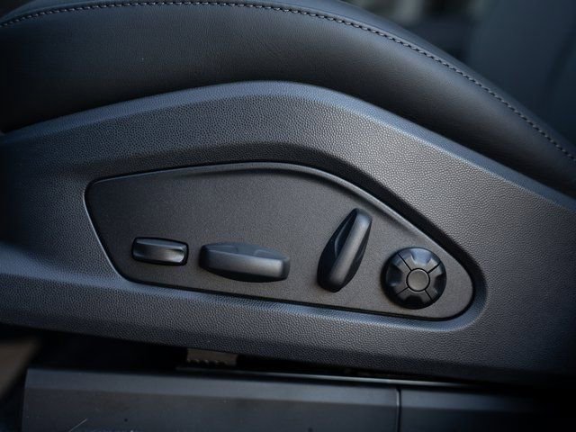 New 2026 Porsche Macan 4 Electric image 21