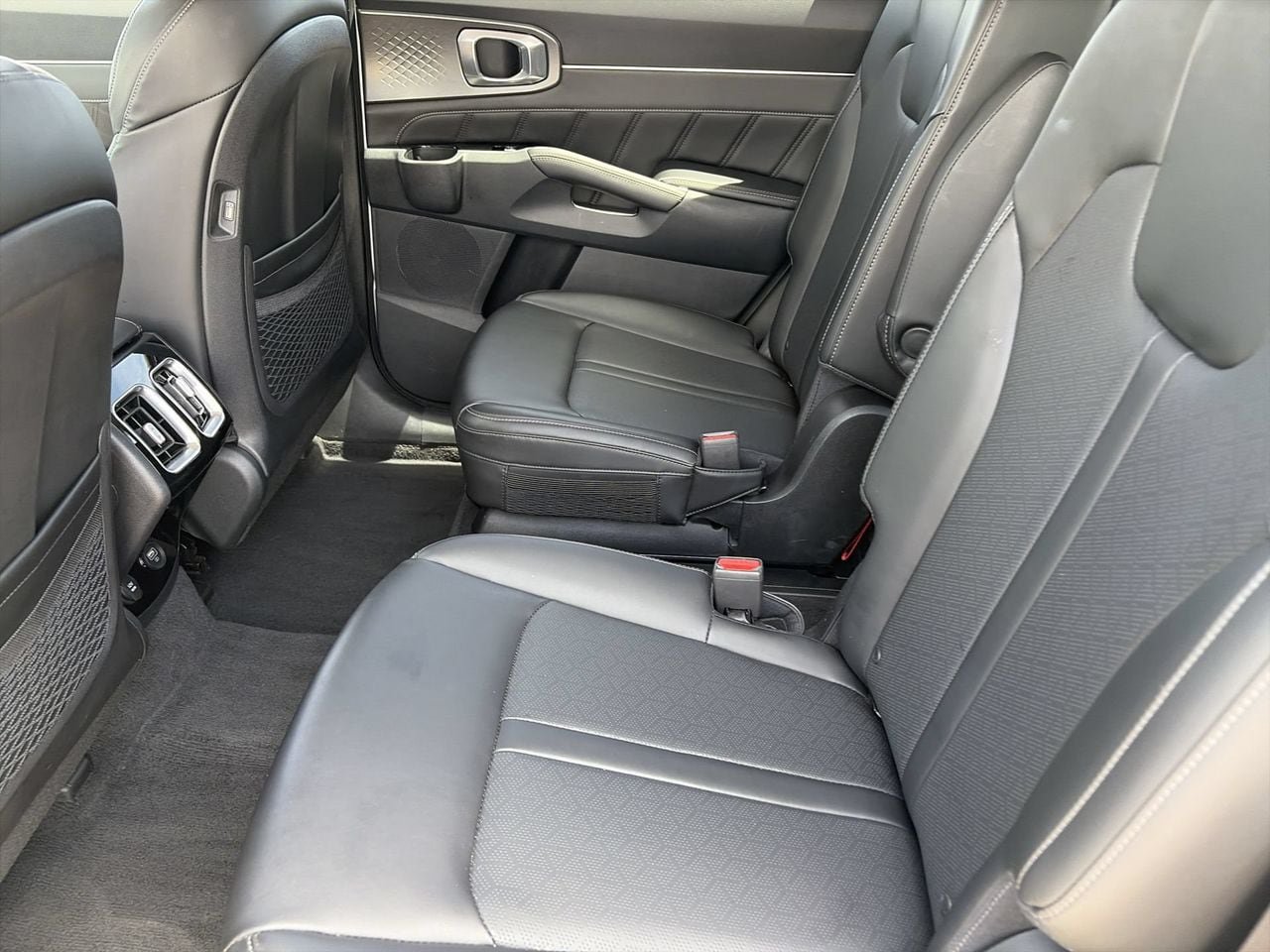 Used 2023 Kia Sorento SX FWD image 16