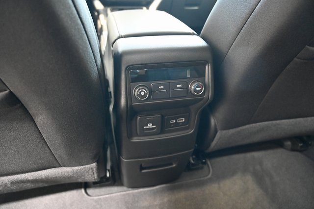 Used 2023 GMC Acadia SLE w/ Driver Convenience Package image 25