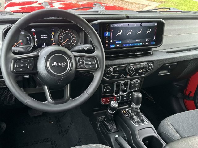 Used 2025 Jeep Gladiator Sport AWD/4WD image 6