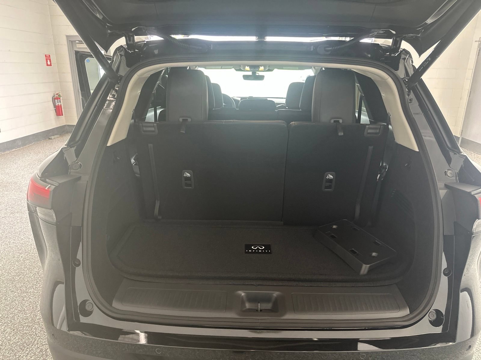 New 2027 INFINITI QX60 Luxe w/ Cargo Package AWD/4WD image 11