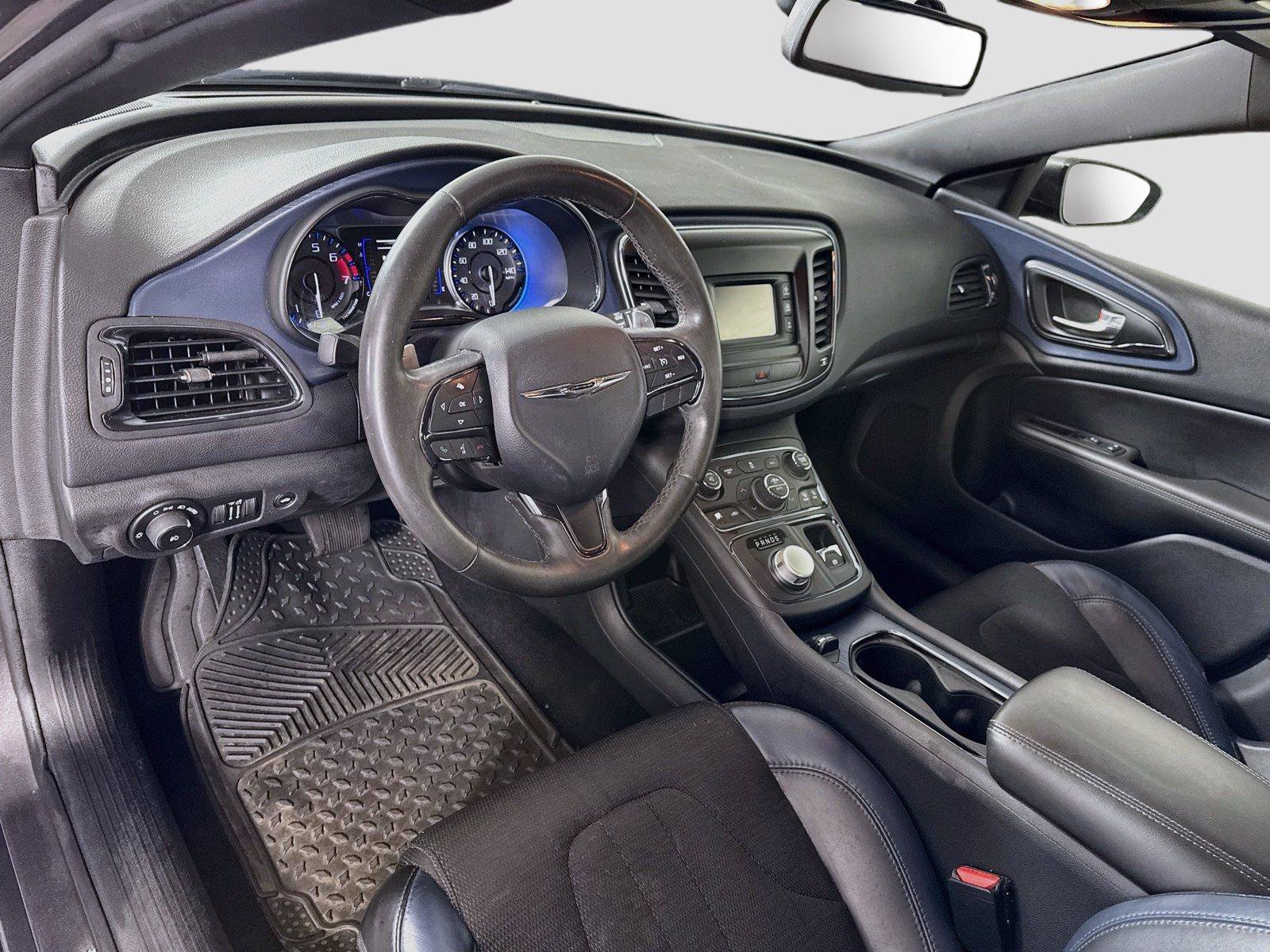Used 2015 Chrysler 200 S FWD image 3