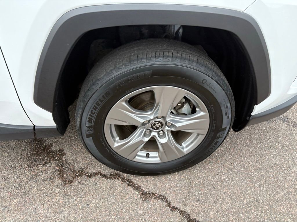 Used 2024 Toyota RAV4 XLE image 40