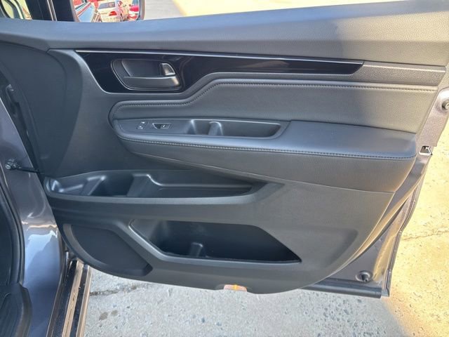 Used 2025 Honda Odyssey Touring image 3