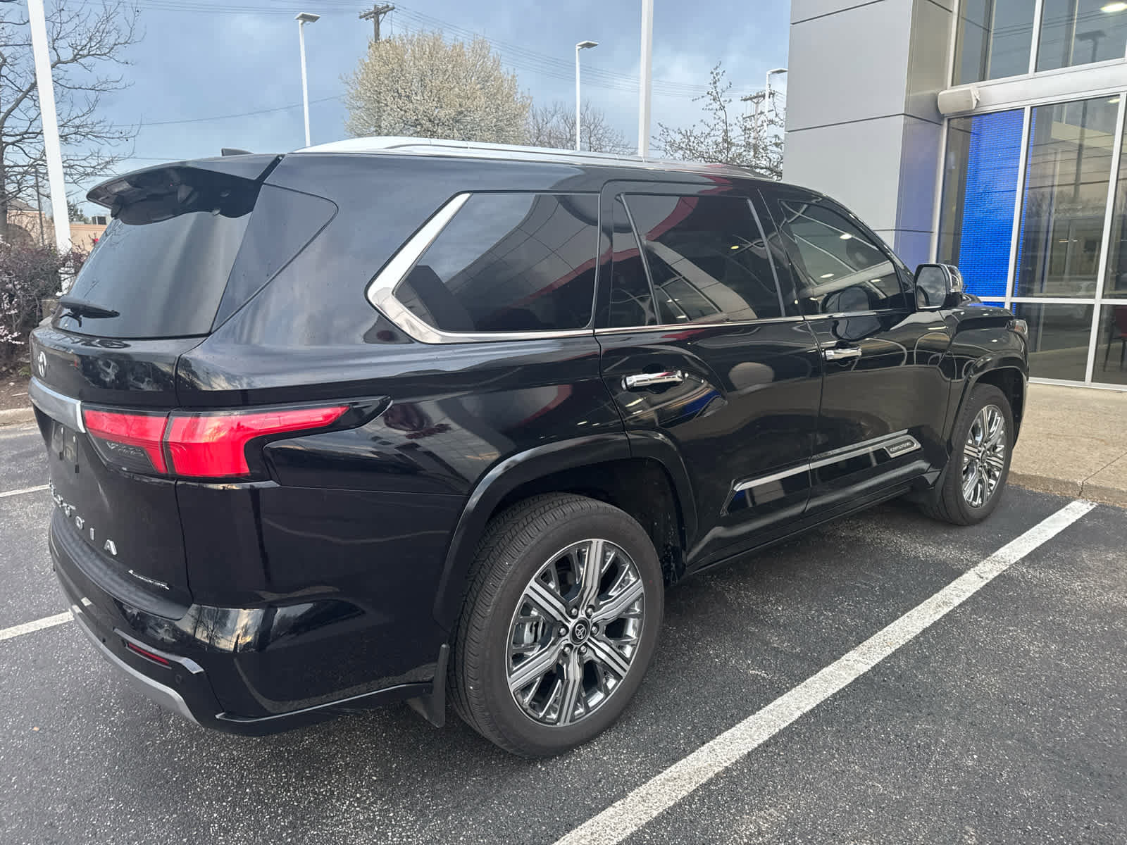 Used 2025 Toyota Sequoia Capstone image 6