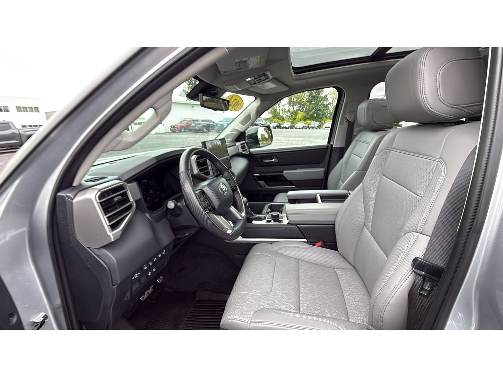 Used 2024 Toyota Tundra Limited w/ TRD Off-Road Package AWD/4WD image 29