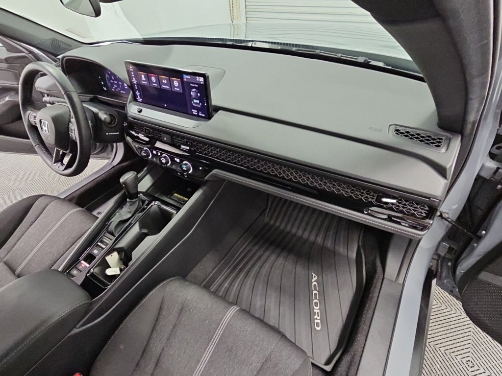 Used 2025 Honda Accord Sport image 38
