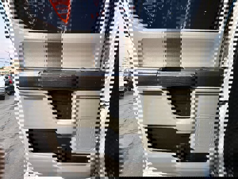 Used 2015 Ford F150 XLT image 28