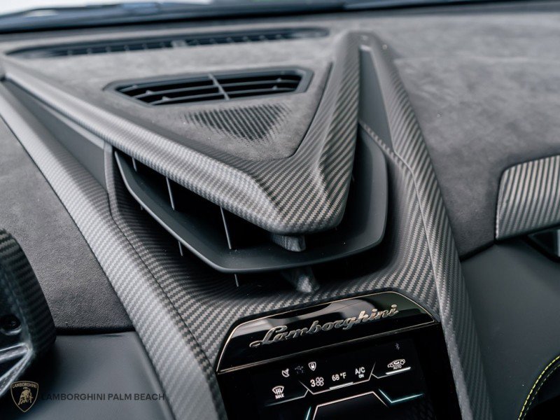 Used 2025 Lamborghini Revuelto AWD/4WD image 9