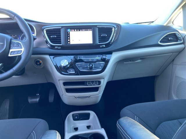 Used 2023 Chrysler Voyager LX FWD image 15