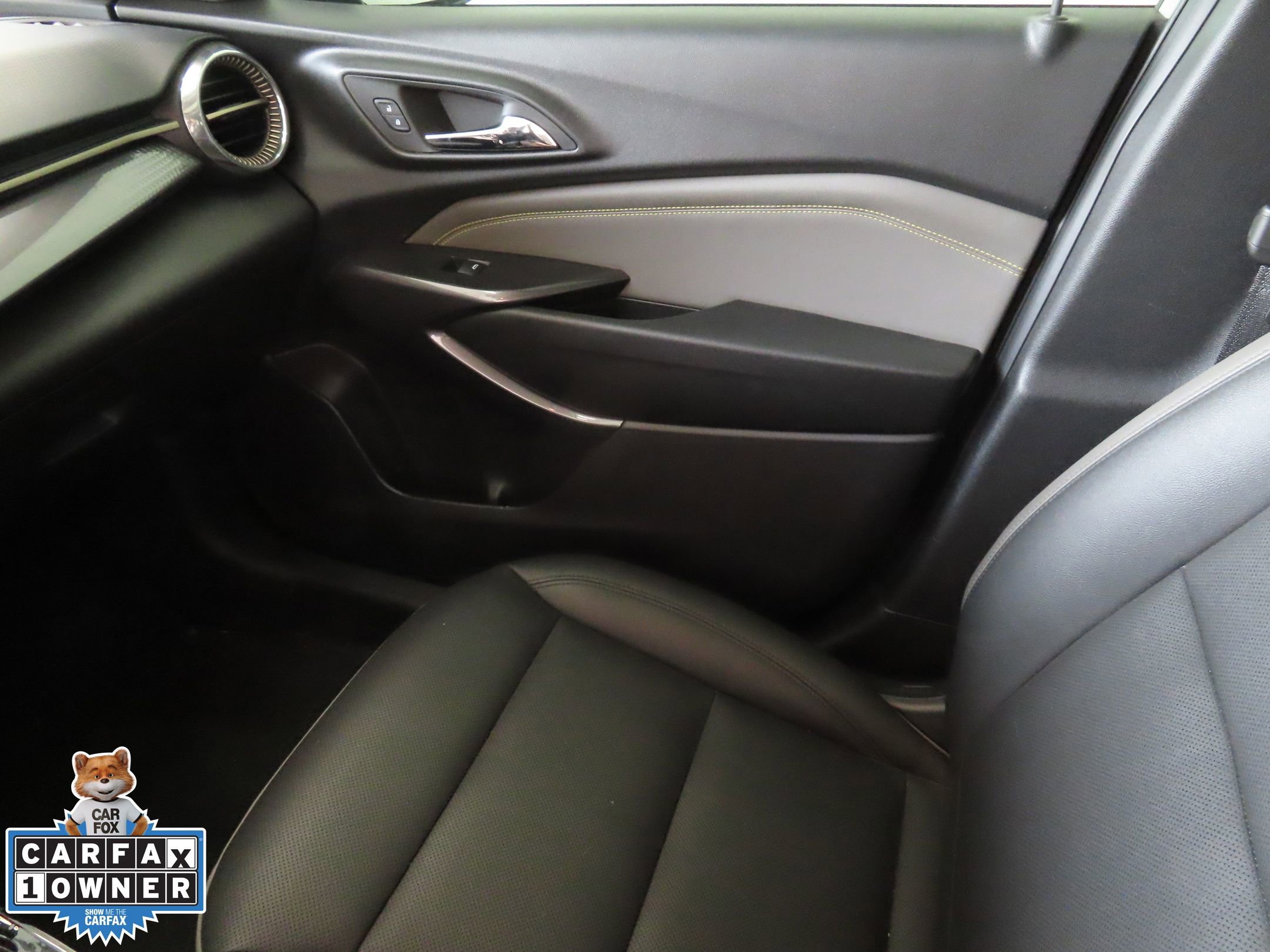 Used 2025 Chevrolet Trax ACTIV w/ Sunroof Package image 21