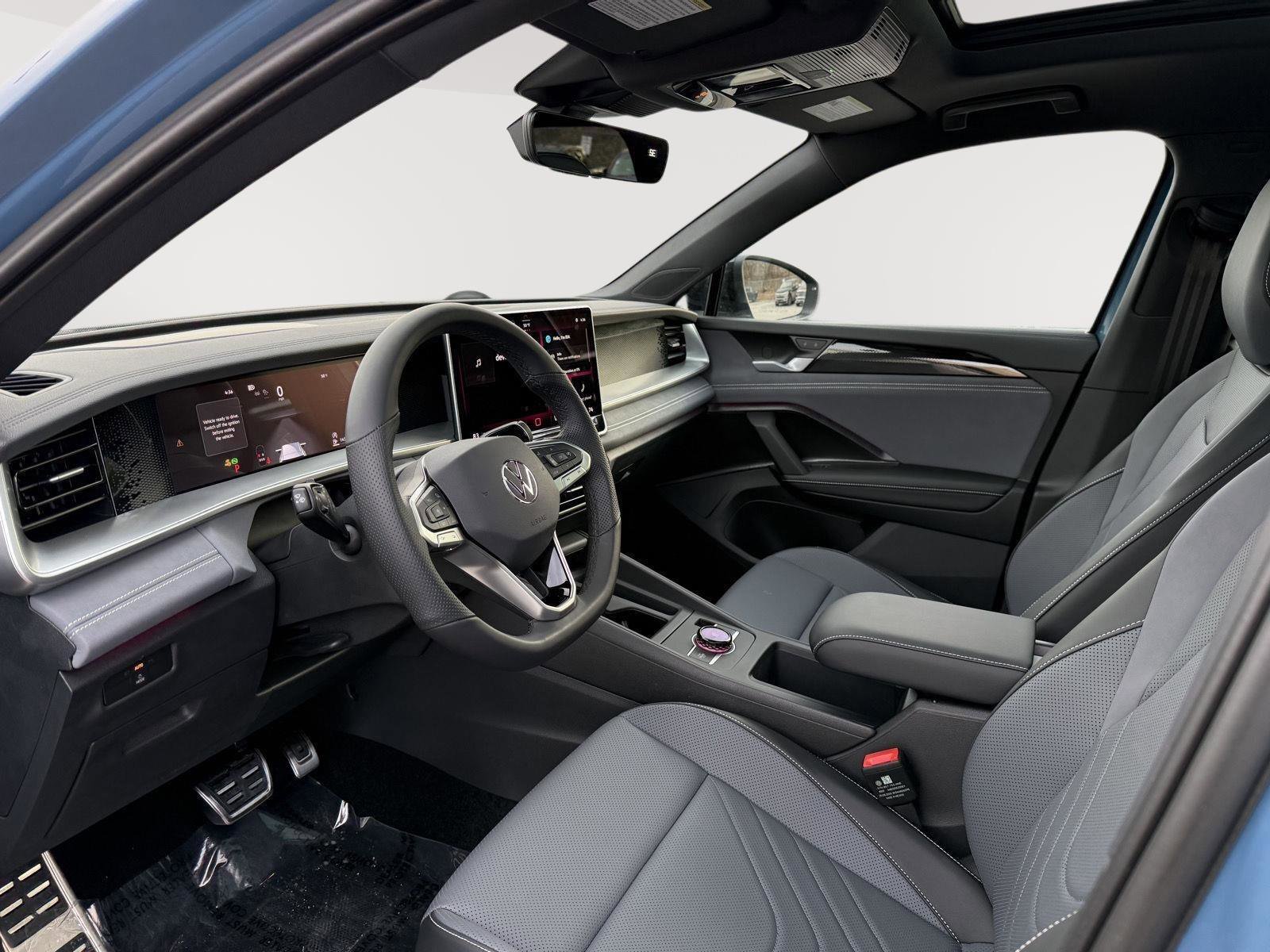 New 2026 Volkswagen Tiguan SE R-Line image 9