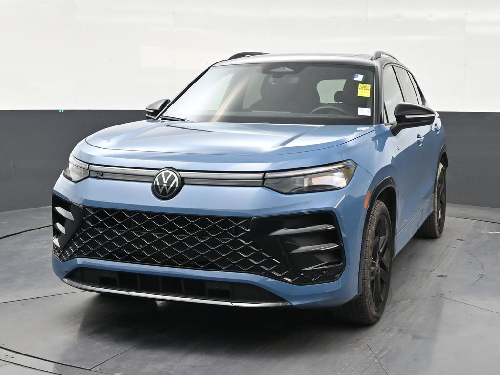 Used 2026 Volkswagen Tiguan SE R-Line FWD image 8