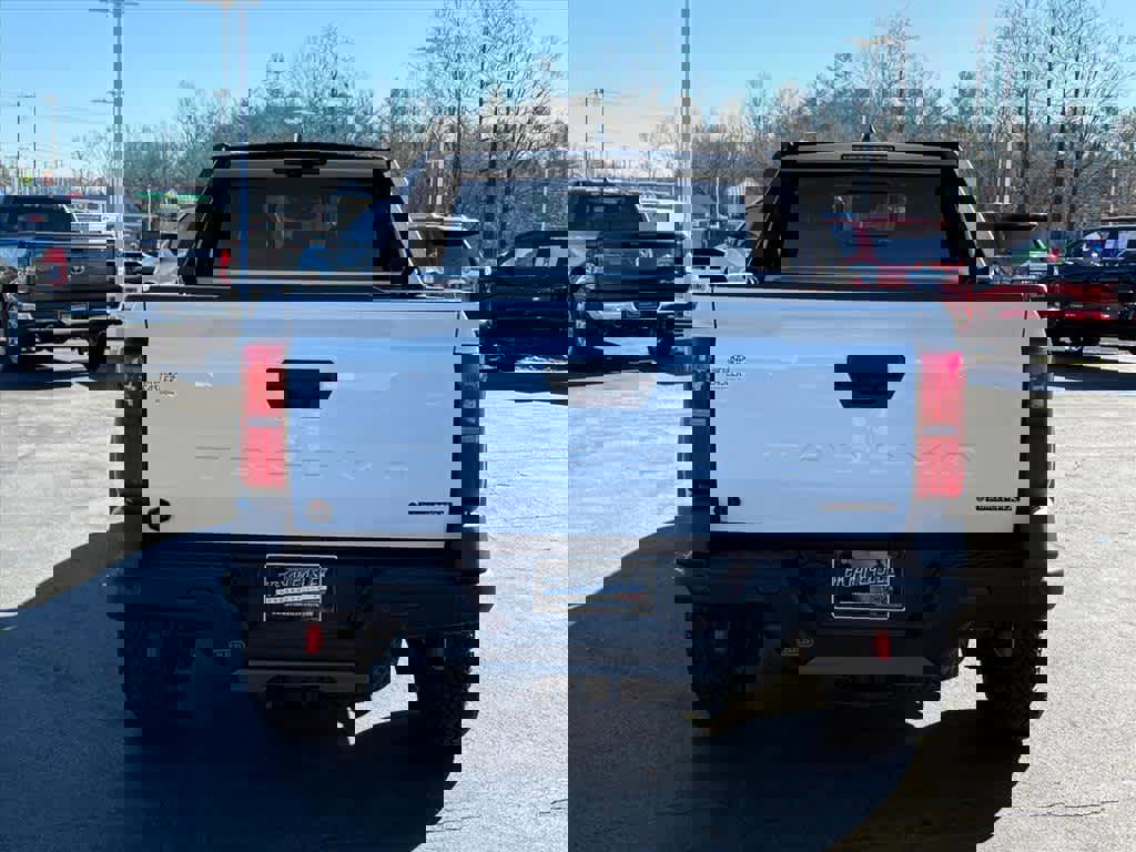 Used 2025 Toyota Tacoma Trailhunter Hybrid image 27