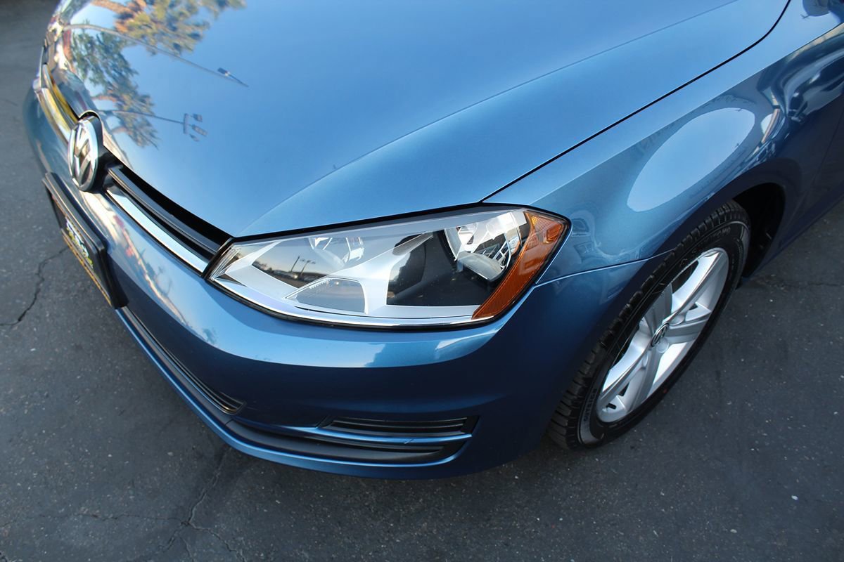 Used 2017 Volkswagen Golf Wolfsburg Edition FWD image 10