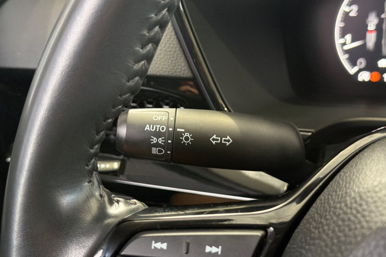 Used 2023 Honda CR-V EX-L image 32