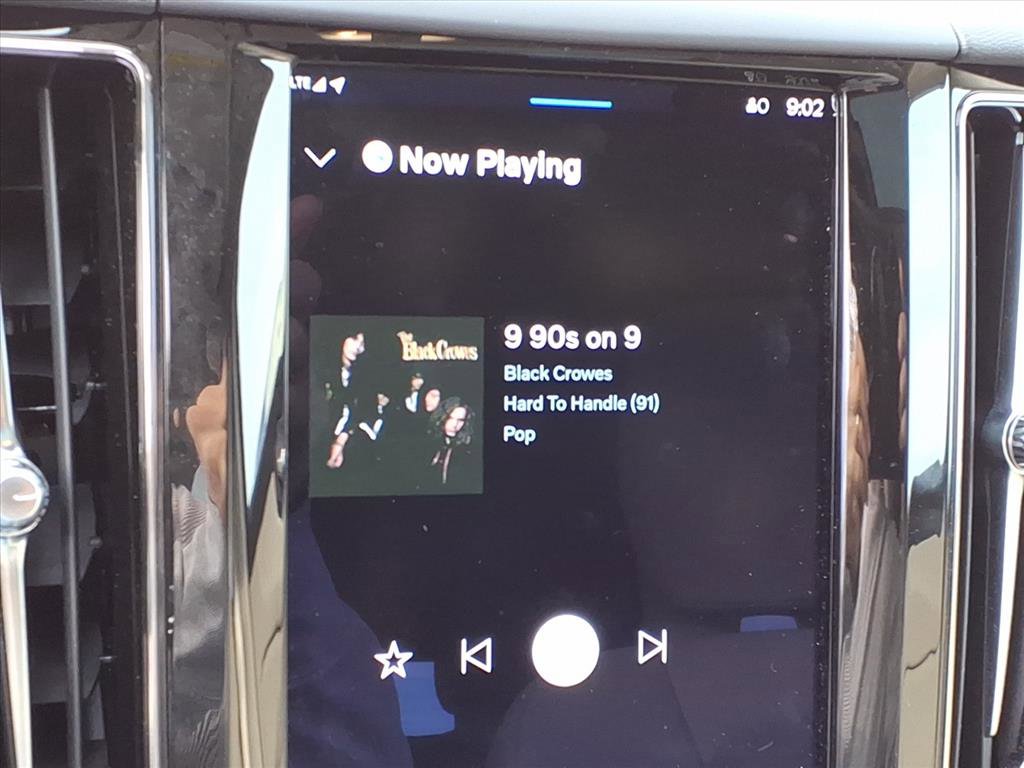 Certified 2023 Volvo XC60 B5 Plus w/ Climate Package image 23