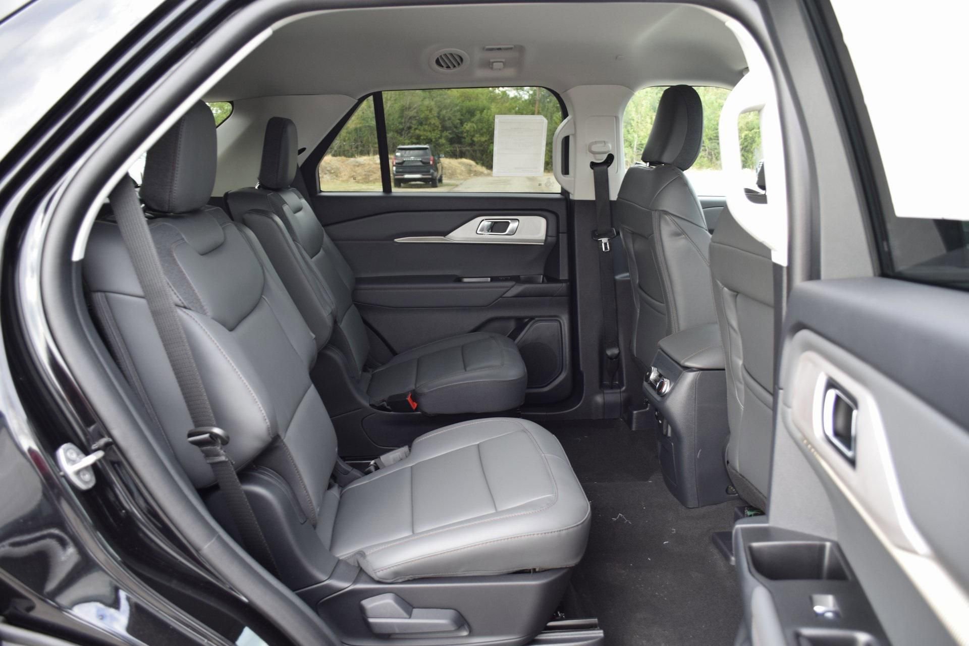 New 2026 Ford Explorer Active w/ Active Comfort Package image 24