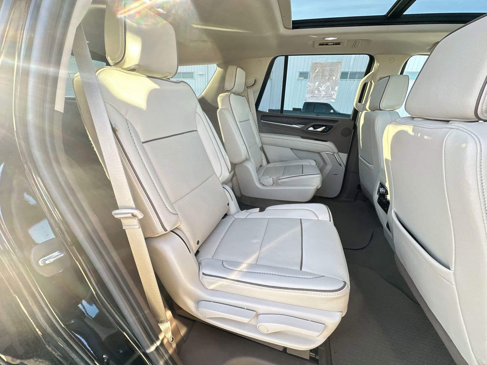 Used 2023 GMC Yukon Denali AWD/4WD image 28