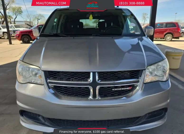 Used 2015 Dodge Grand Caravan SXT w/ UConnect Hands-Free Group FWD image 5