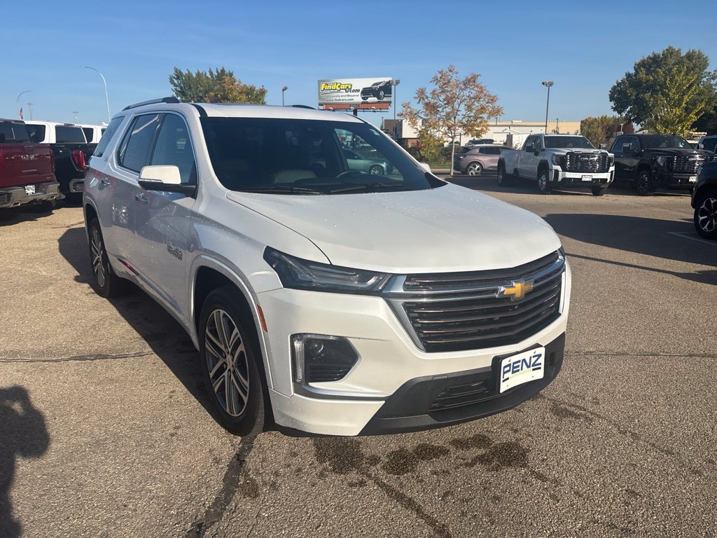 Used 2024 Chevrolet Traverse High Country AWD/4WD image 3