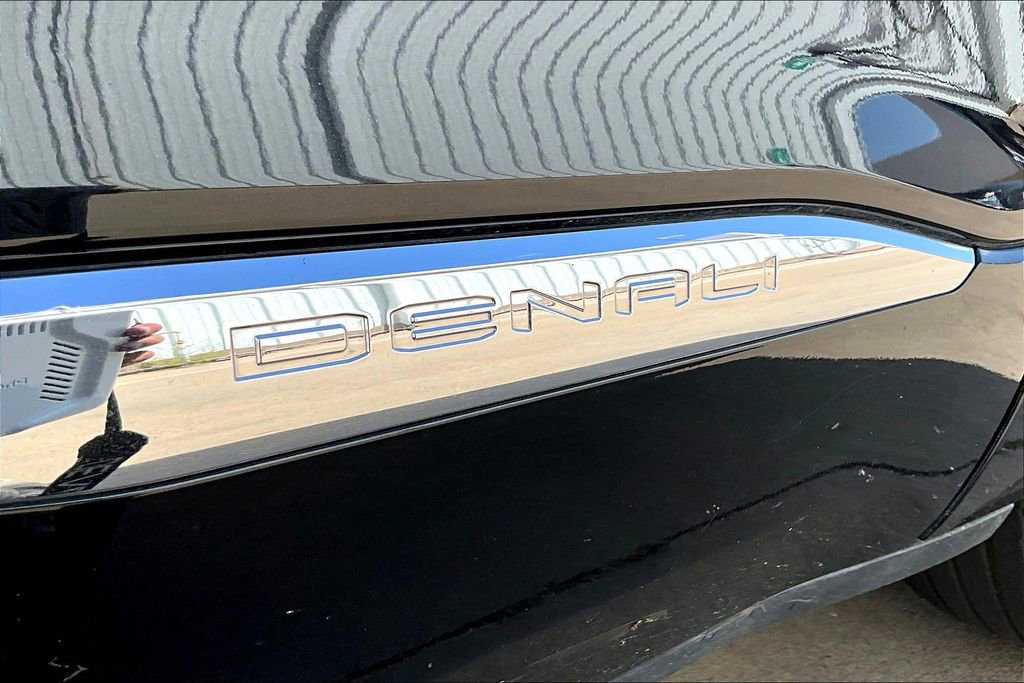 Used 2023 GMC Acadia Denali image 41