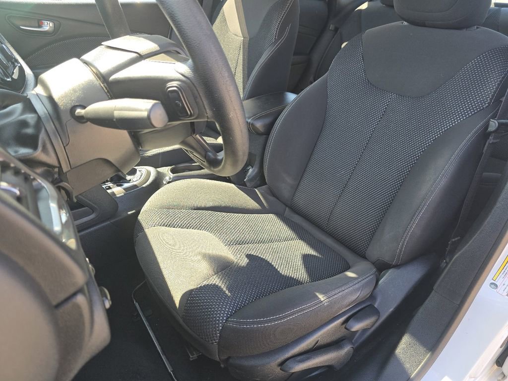 Used 2016 Dodge Dart SXT image 18