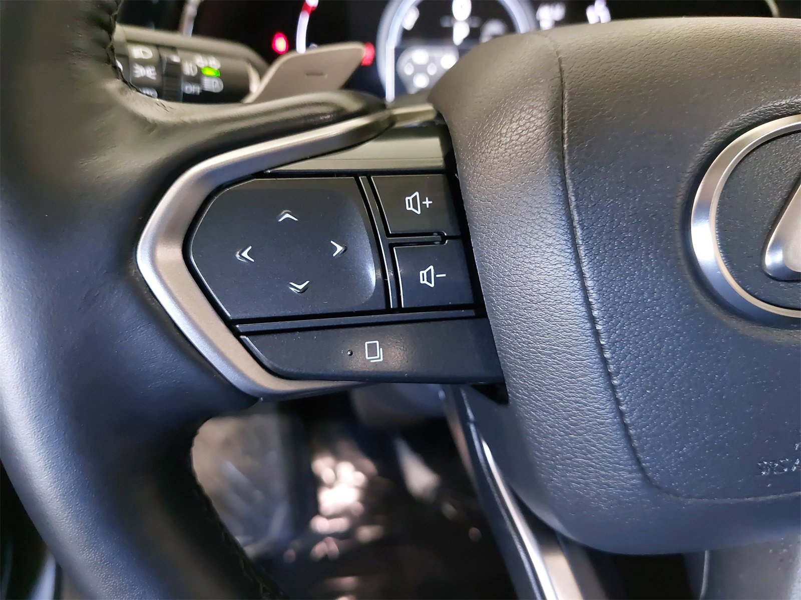 Used 2025 Lexus NX 350h AWD w/ Premium Package image 18