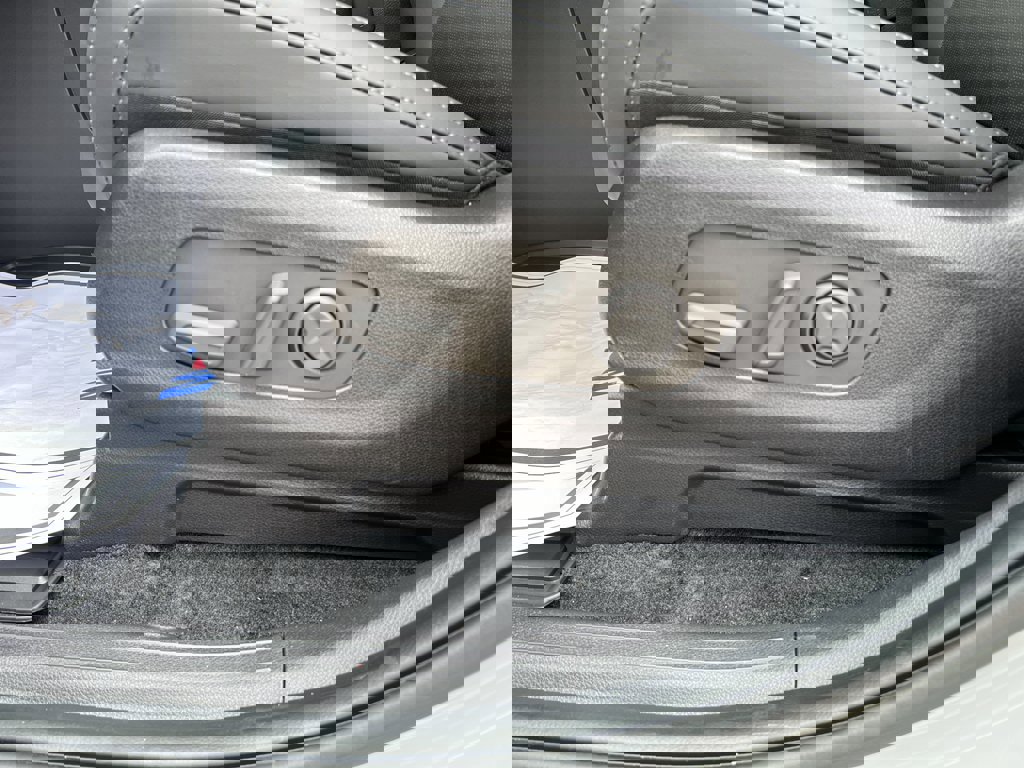 New 2026 Kia Carnival EX image 22