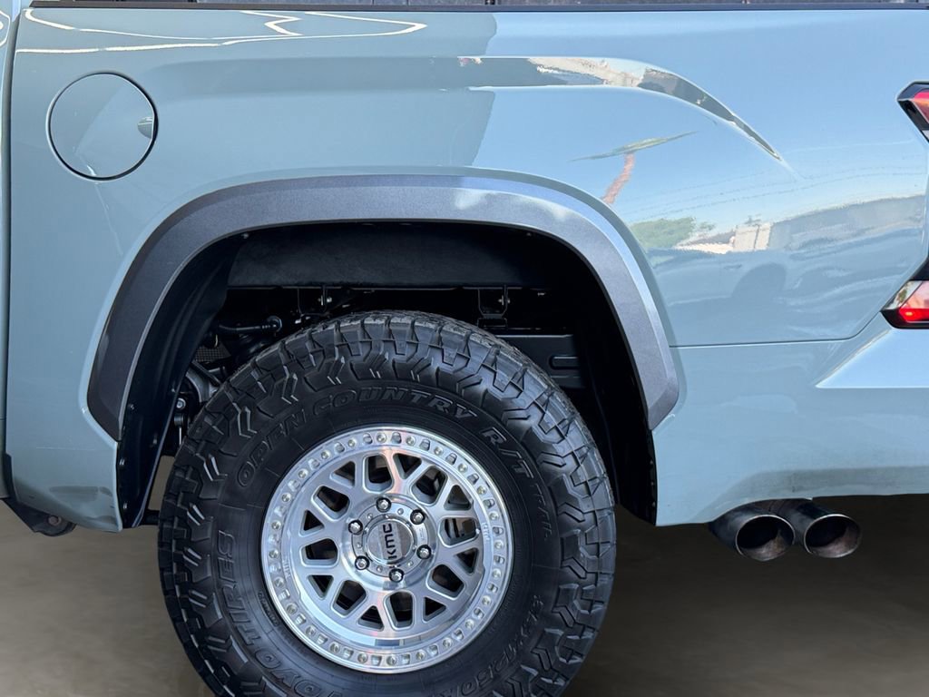 Used 2025 Toyota Tundra Limited image 27