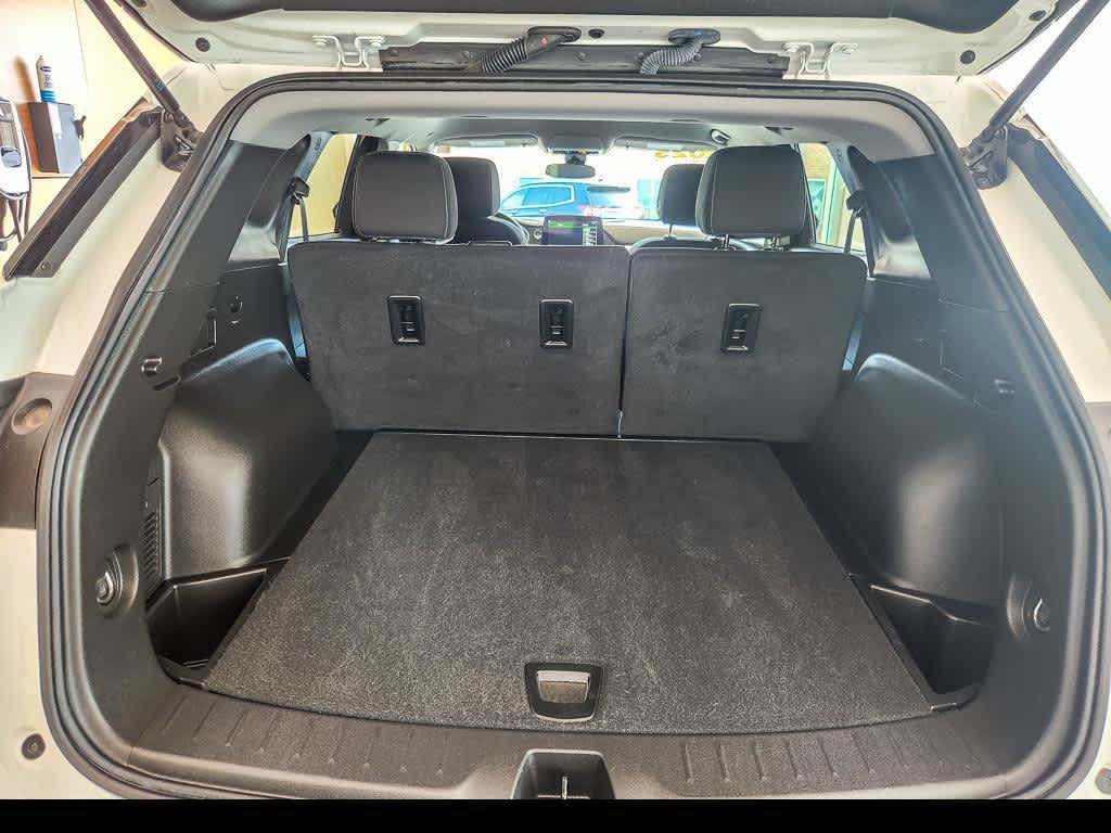 Used 2025 Chevrolet Blazer LT FWD image 22