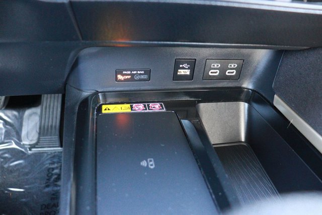 Used 2025 Toyota Camry LE image 15