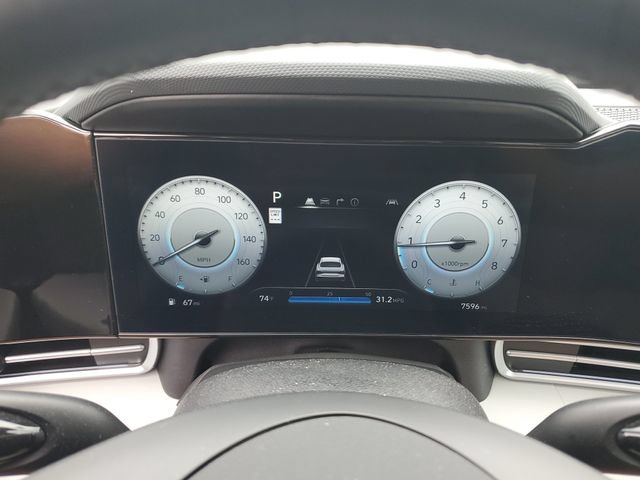Certified 2025 Hyundai Elantra Limited FWD image 24