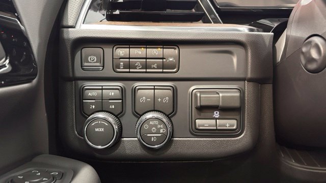 New 2026 Chevrolet Suburban High Country w/ Sun And Tow Package AWD/4WD image 40
