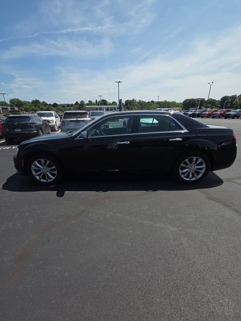 Used 2015 Chrysler 300 C Platinum w/ Harman/Kardon Audio Group AWD/4WD image 6