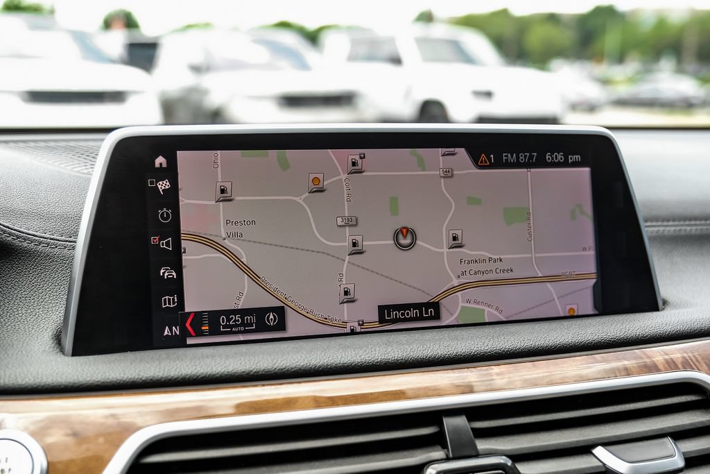 Used 2019 BMW 750i xDrive w/ M Sport Package AWD/4WD image 21