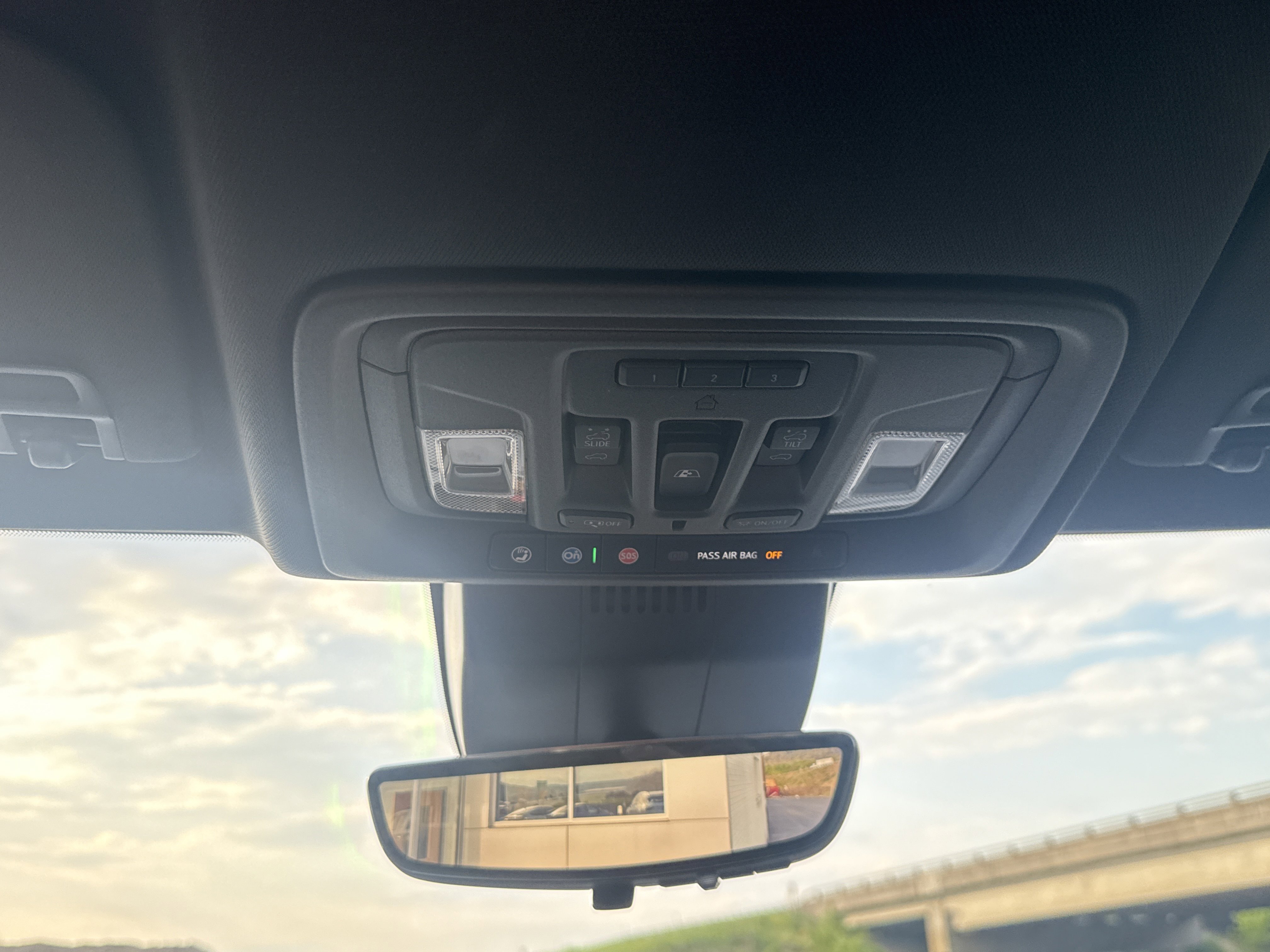 Used 2023 Chevrolet Silverado 1500 High Country w/ High Country Premium Package AWD/4WD image 28