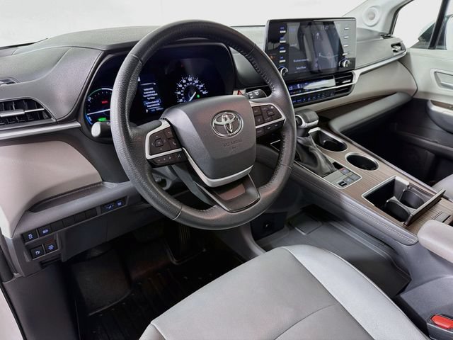 Used 2022 Toyota Sienna XLE w/ XLE Plus Package FWD image 13