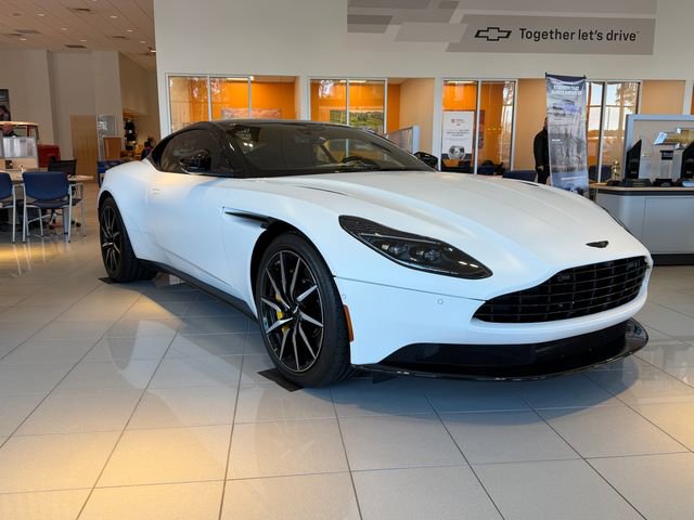 Used 2023 Aston Martin DB11 Coupe image 8