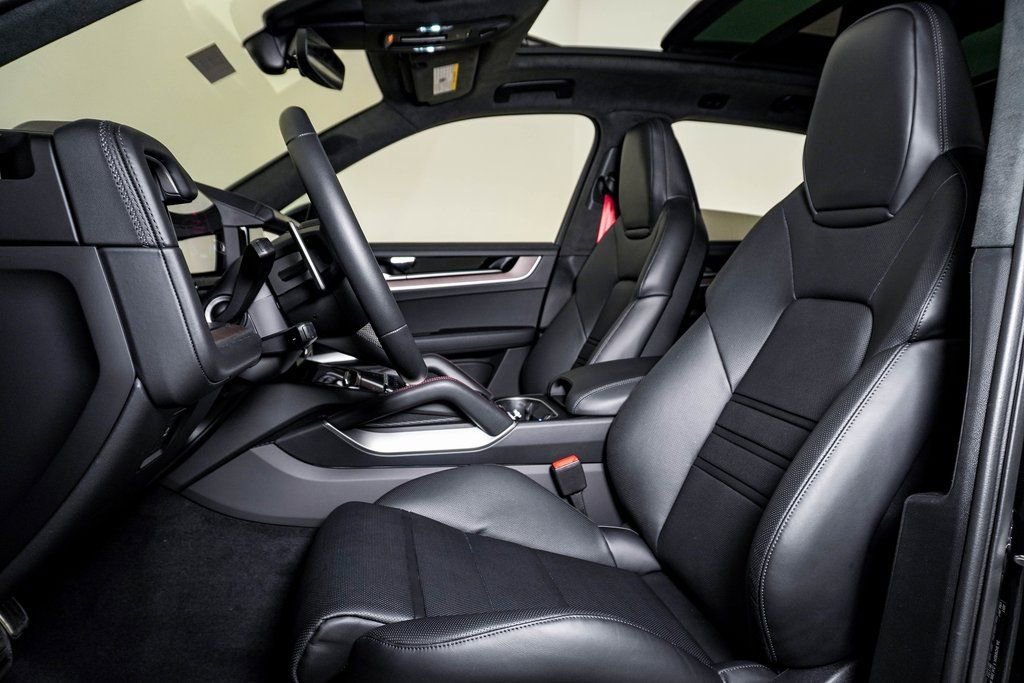 New 2026 Porsche Cayenne GTS image 5
