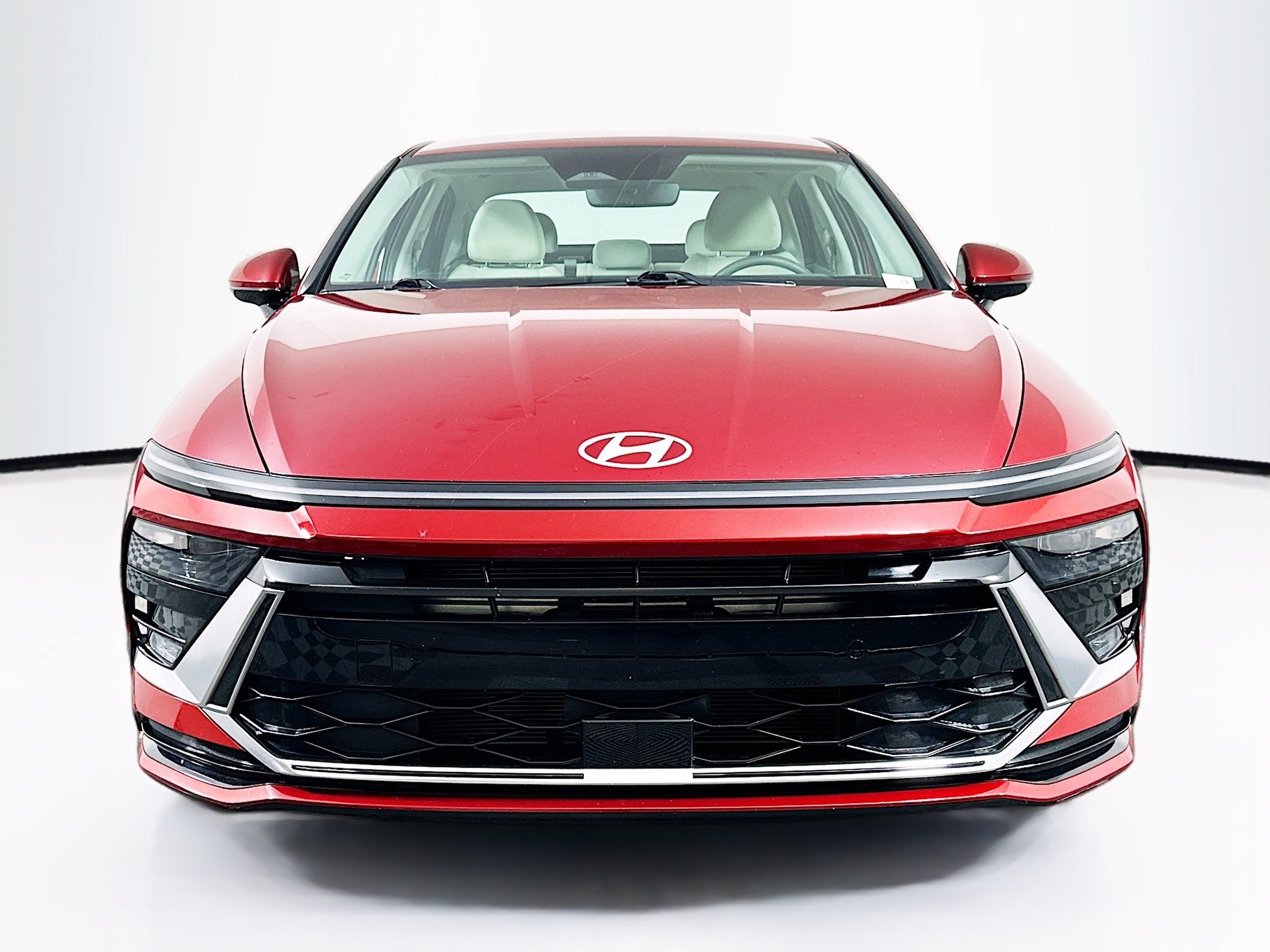 Used 2025 Hyundai Sonata SEL FWD image 2