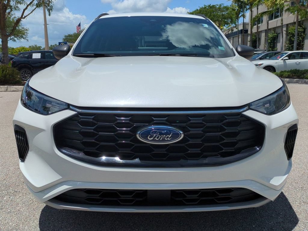 Used 2023 Ford Escape ST-Line w/ Tech Pack #1 FWD image 8